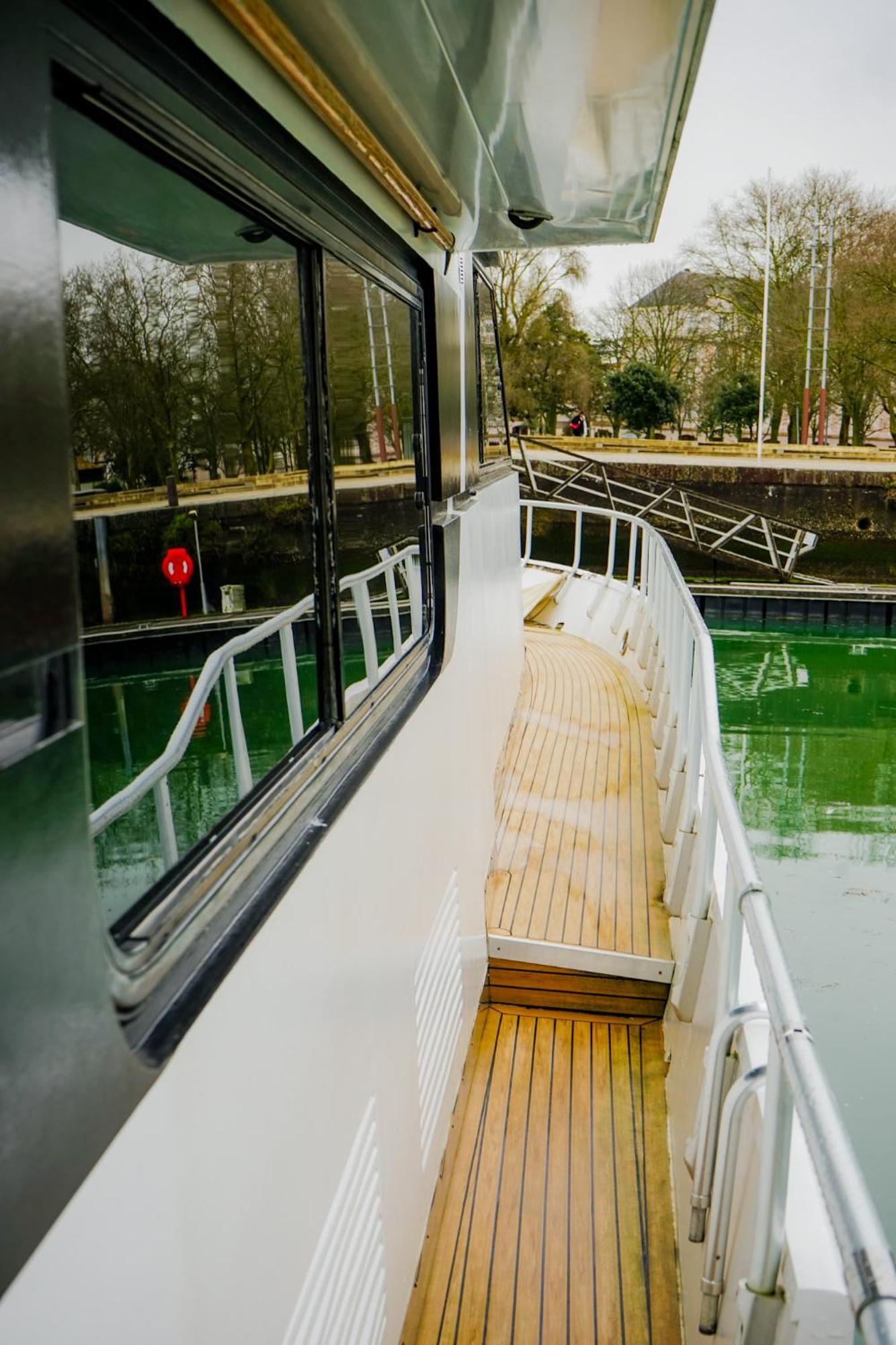 Yacht Aquamarina Vieux Port La Rochelle Ξενοδοχείο Λα Ροσέλ Εξωτερικό φωτογραφία